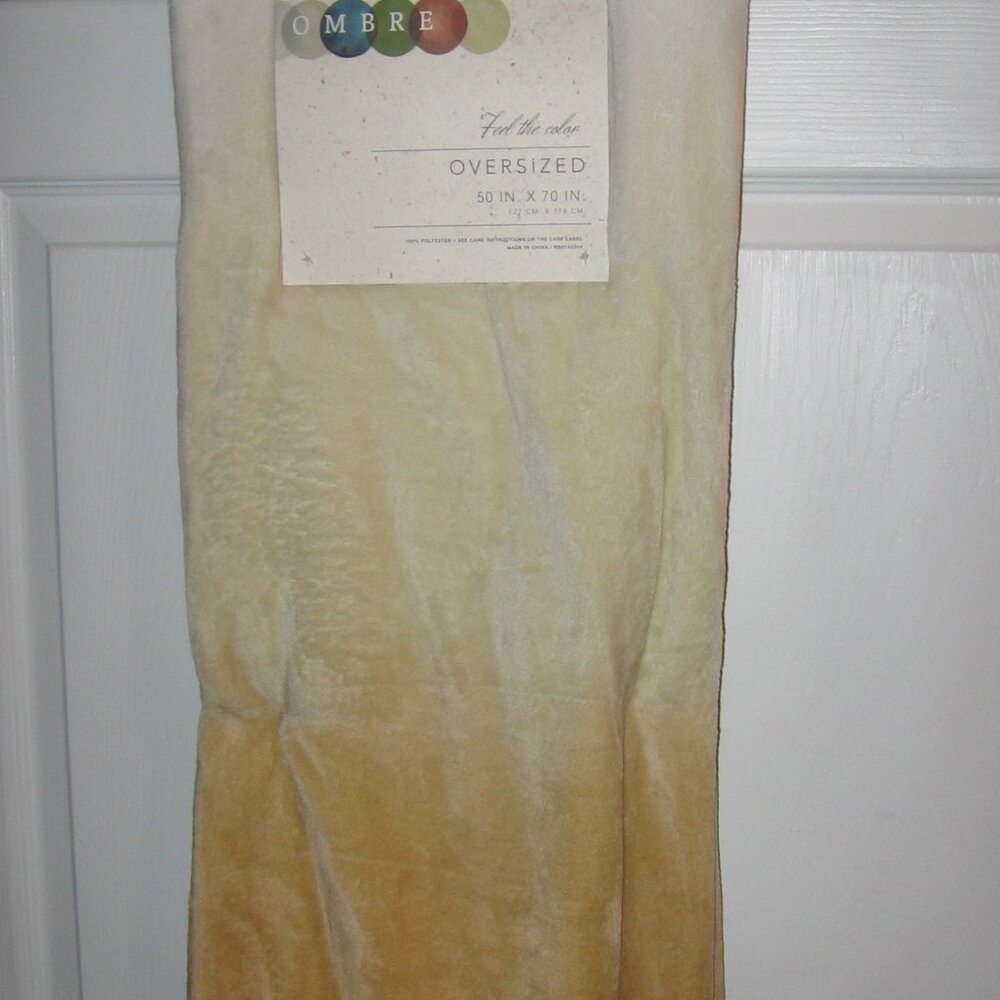 Ombre 50" x 70" Oversized Fleece Throw Cream & Beige New w/ Tags